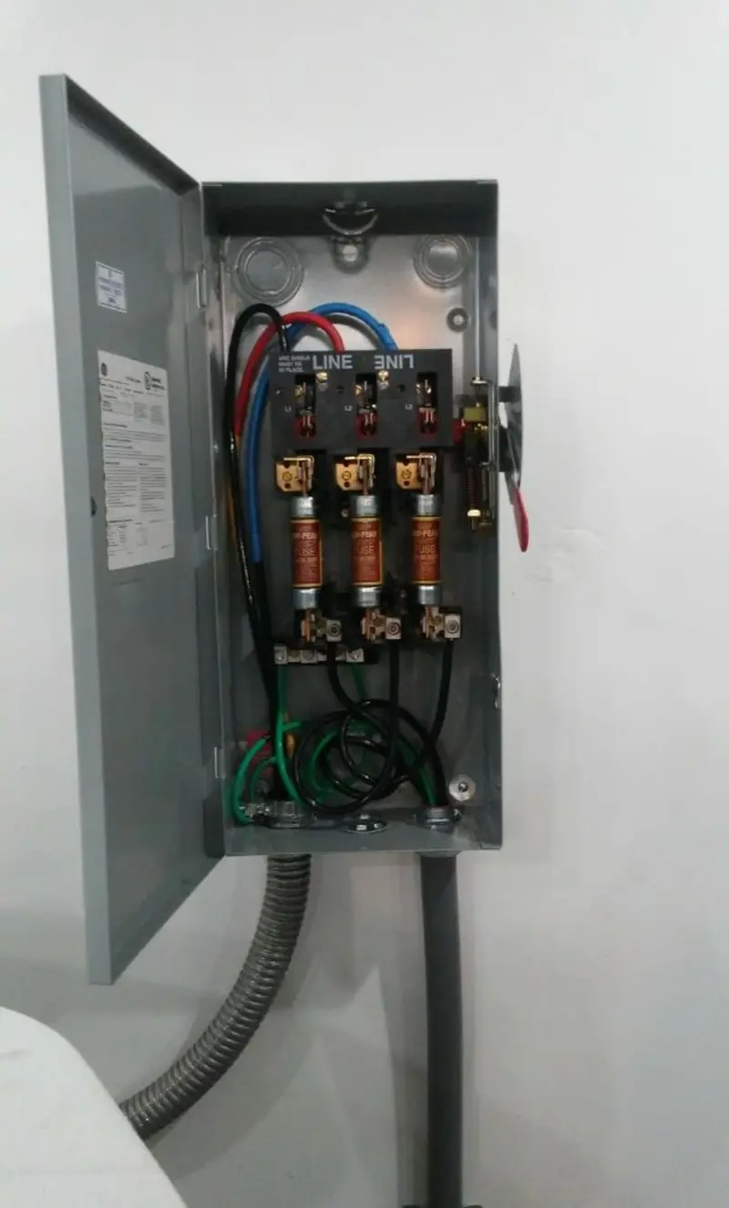 Three-phase disconnect switch installed for Smoke Detector Installation in Wesley Chapel